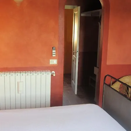 Azienda Agrituristica Podere Pratovecchio Farm stay Siena